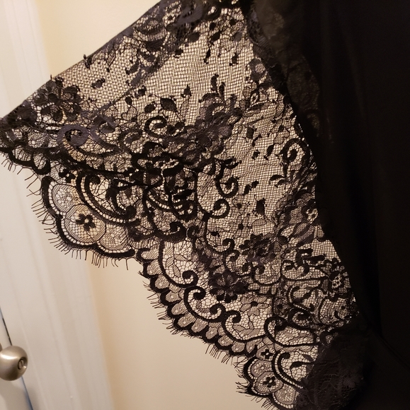 INC Women's Black Lace-Sleeve Chiffon Wrap Robe. - Picture 5 of 5